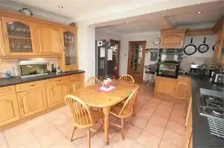38 Basing Hill, photo 3