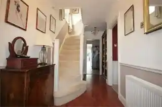 38 Basing Hill, photo 2