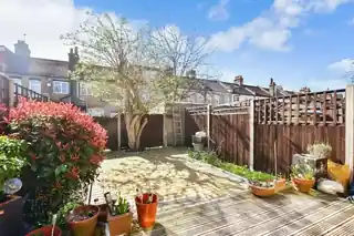 38 Becket Avenue, photo 2