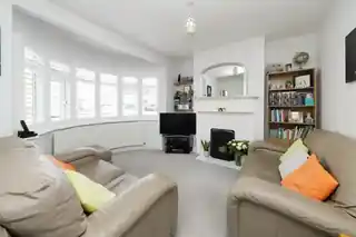 38 Bessingby Road, photo 2
