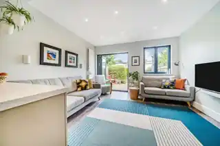 38 Bronson Road, photo 3