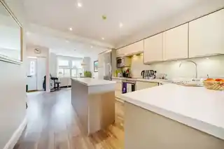 38 Bronson Road, photo 2