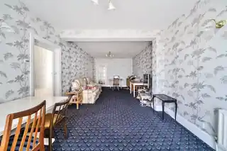38 Carlton Avenue East, photo 2