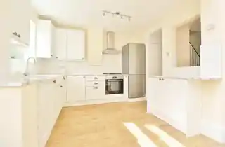 38 Castle Road, photo 3