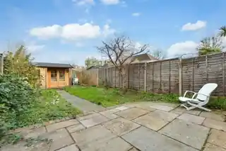 38 Chertsey Drive, photo 2