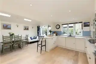 38 Coalecroft Road, photo 2