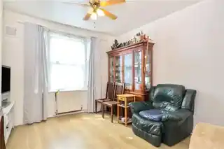 38 Derrick Gardens, photo 2
