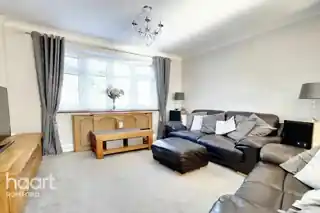 38 Dunster Close, photo 3