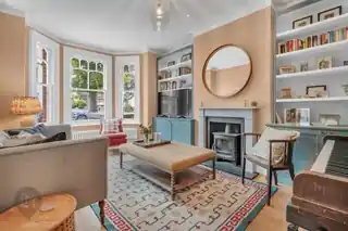 38 Elborough Street, photo 4