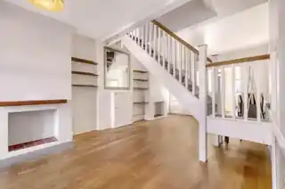 38 Elmhurst Road, photo 2