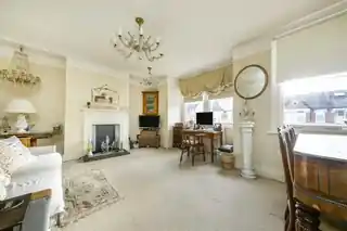 38 Gordon Avenue, photo 2
