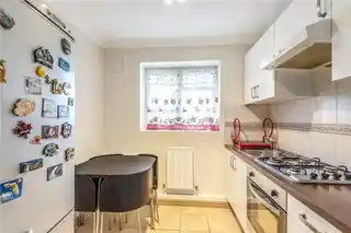 38 Grange Court, photo 3