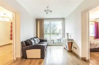 38 Grange Court, photo 2