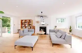 38 Hampstead Way, photo 2
