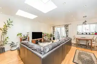 38 Helen Avenue, photo 2
