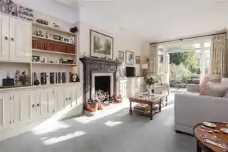38 Madrid Road, photo 4