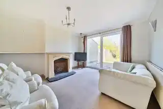 38 Orchard Close, photo 2