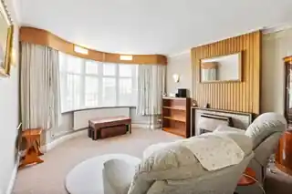 38 St James's Road, photo 3