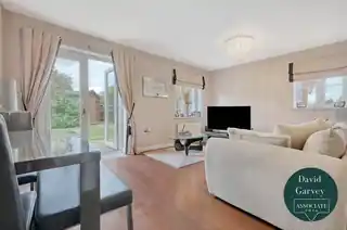 38 Whitworth Avenue, photo 3