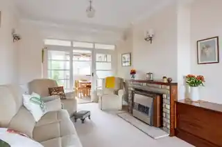 38 Willow Road, photo 2