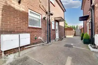 382 Lansbury Drive, photo 3