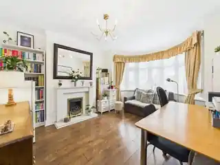 388 Victoria Road, photo 3
