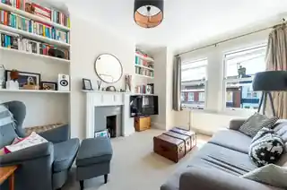 38A Holdenby Road, photo 2