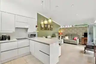39 Berkeley Road, photo 2