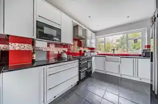 39 Birchwood Avenue, photo 3