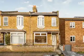 39 Brook Road South, photo 2