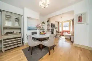 39 Caxton Road, photo 3