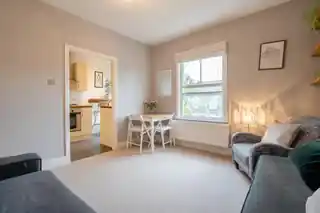 39 Chantrey Road, photo 4