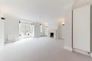 39 Charles II Place, photo 3