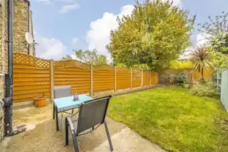 39 Foxberry Road, photo 3