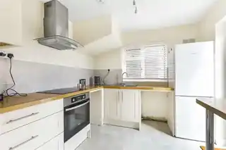 39 Garthland Drive, photo 3