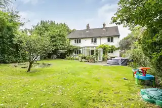 39 Highfield Road, photo 4