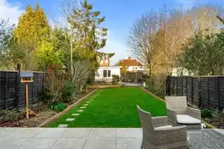 39 Hollington Crescent, photo 2