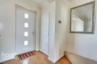 39 Keats Avenue, photo 3