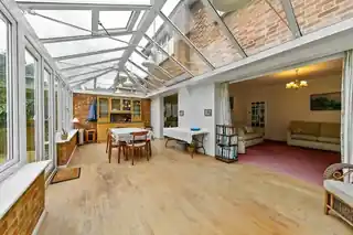 39 Lauderdale Drive, photo 3