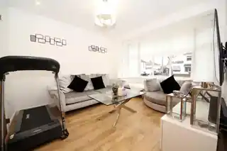 39 Rayleigh Road, photo 2