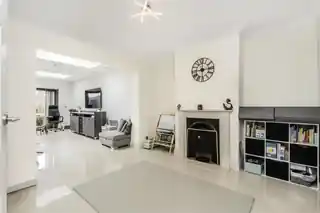 39 Talbot Road, photo 4