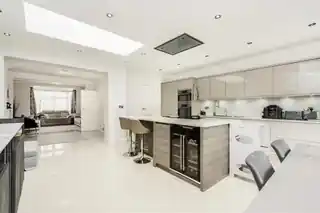 39 Talbot Road, photo 3