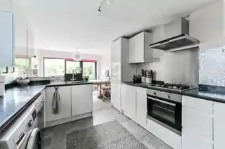 39 Thorold Road, photo 4
