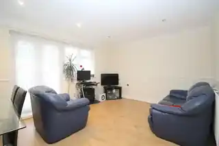 39 West Close, photo 3
