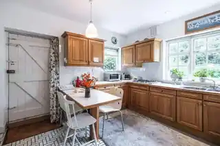 39 Willifield Way, photo 3