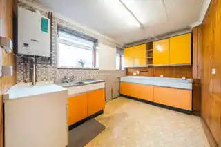 391 Kingston Road, photo 4