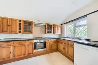 394 Bromley Road, photo 3
