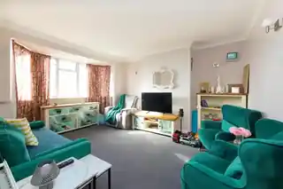 3A Perry Close, photo 2
