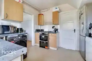3A Salcombe Gardens, photo 3