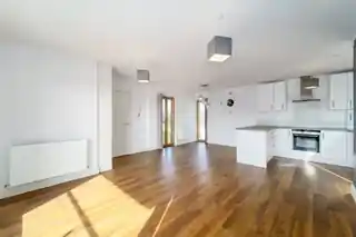 4 Abelard Place, photo 3
